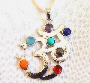 Collier symbole OM 7 Chakras perles naturelles
