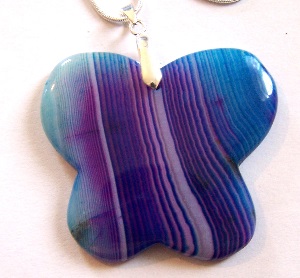 Collier Papillon d'Agate violette et bleue