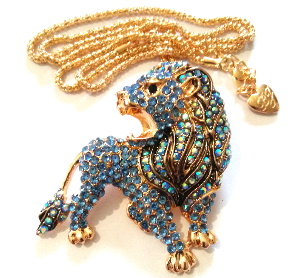 Collier grand pendentif Lion strass bleu