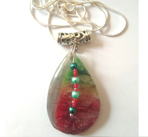 Collier Agate Druzy Verte et Rouge + Pendentif perles coordonnées